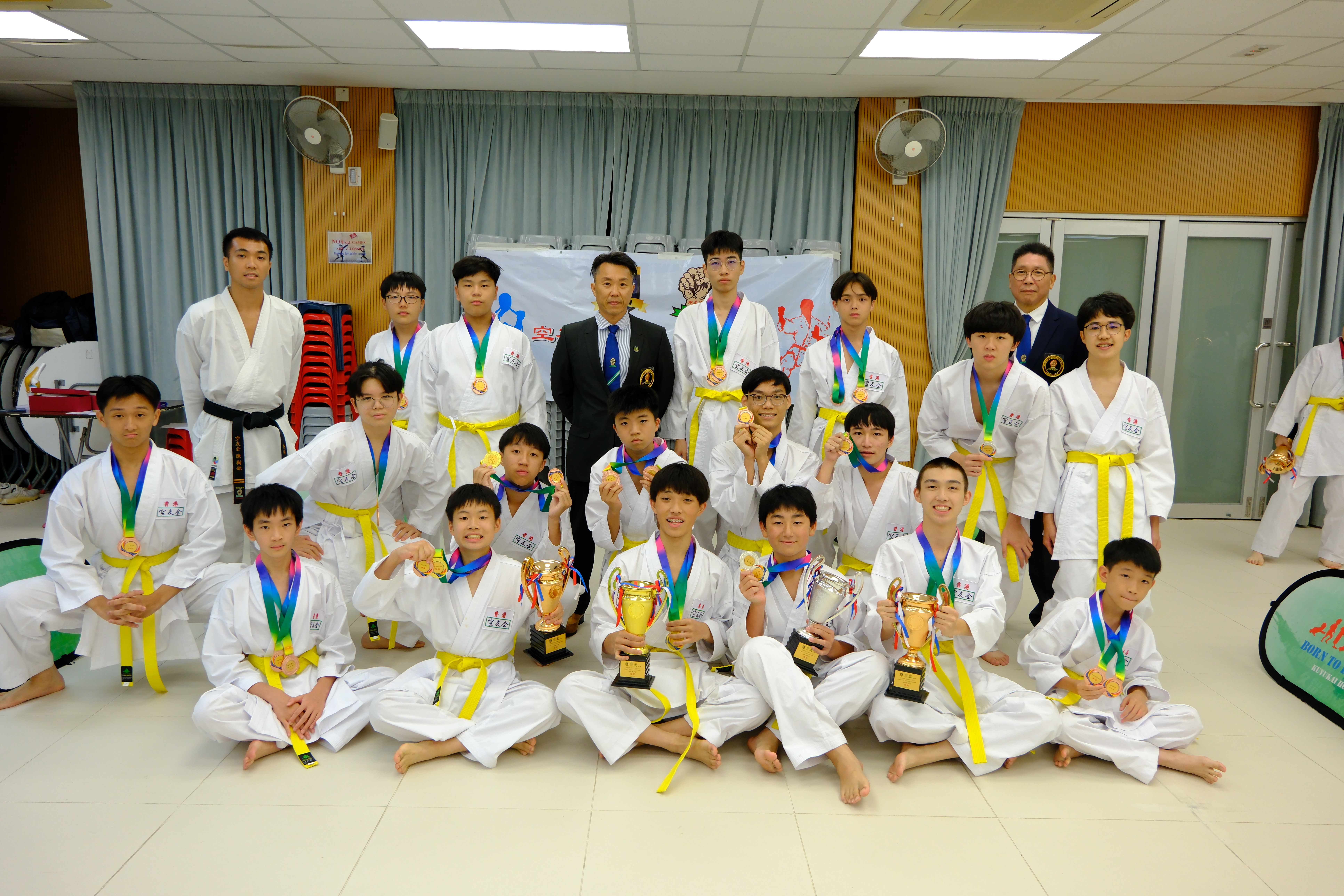 LEWOWA2223-08 Karatedo: Way To Live A Positive Life