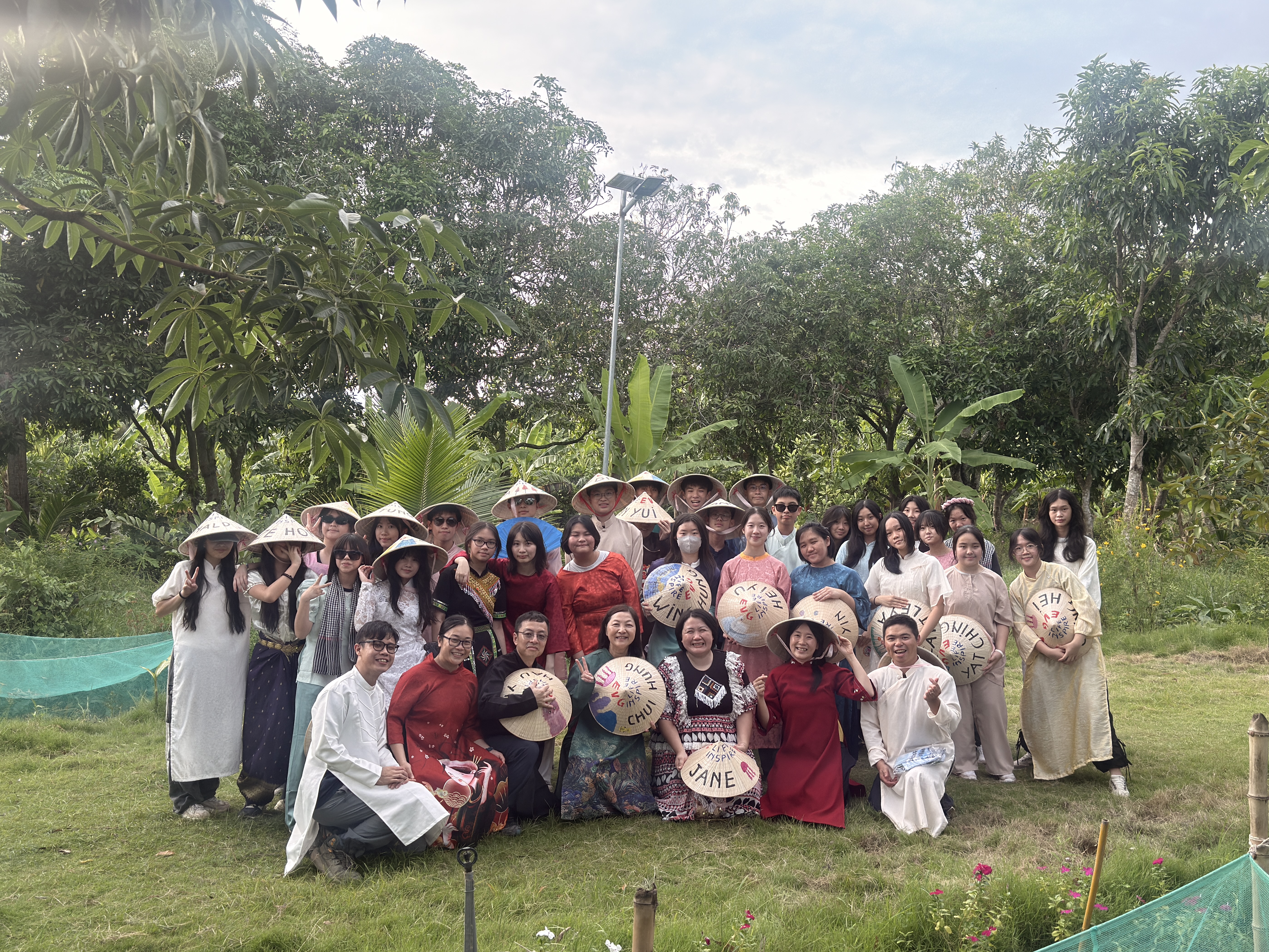 LEWOWA 2526-31:Burning love‧ Vietnam social service trip