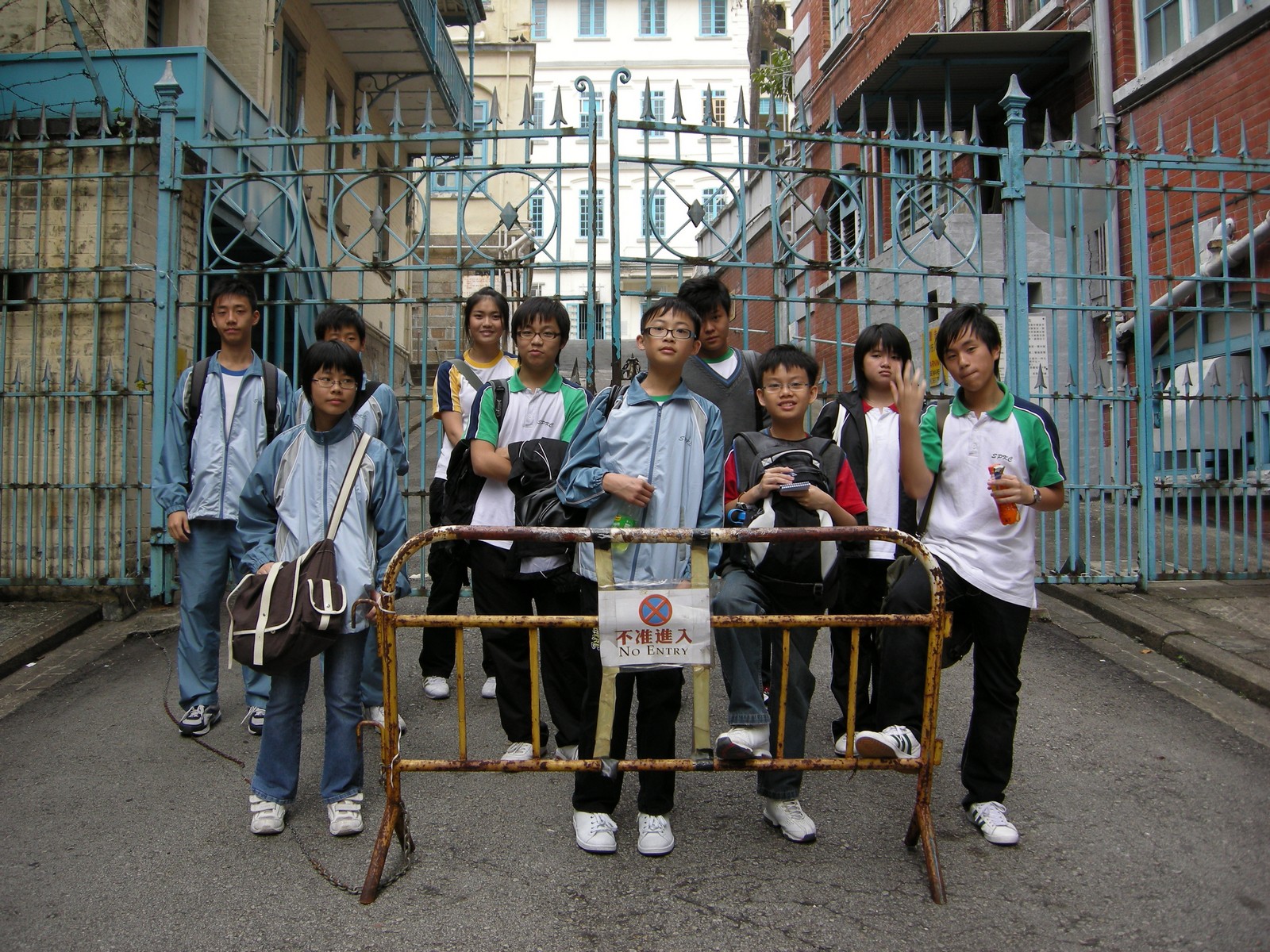 Learning Without Walls-W.E. Hong Kong-A fun tour of Hong Kong history and creative writing (02-04-2009)-(08-04-2009)
